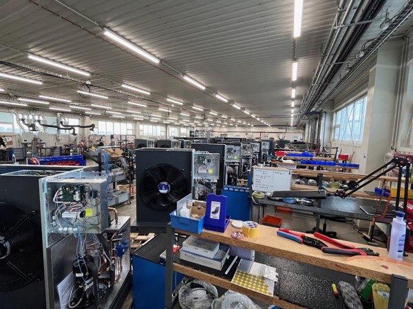 Монтажний зал HOTJET